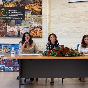 l'assessora dell'agricoltura, gabriella murgia, al mercato agroalimentare