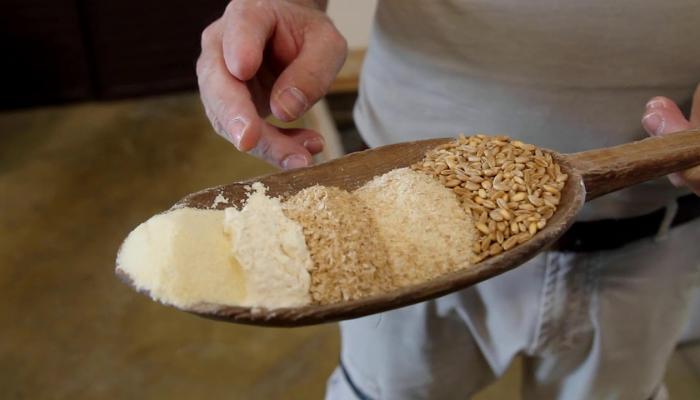 Embedded thumbnail for La Pietra e il Grano, il mulino a pietra per il grano Cappelli 